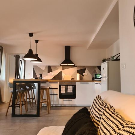 Zara Apartment บานโจเล ภายนอก รูปภาพ