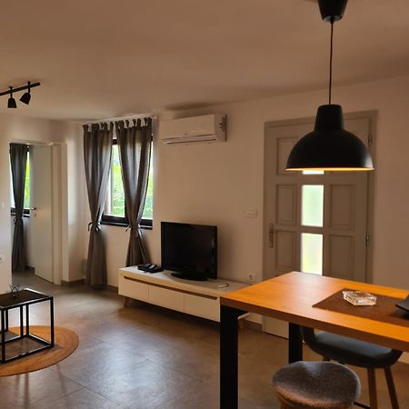 Zara Apartment บานโจเล ภายนอก รูปภาพ