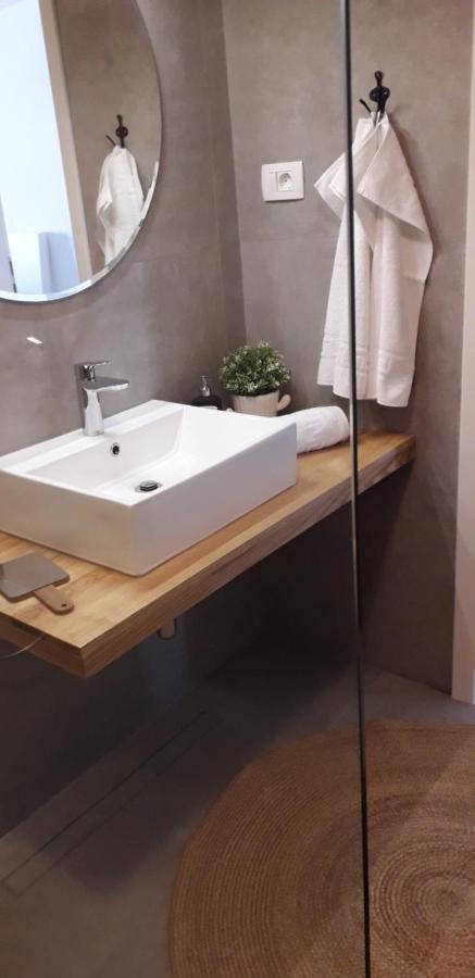 Zara Apartment บานโจเล ภายนอก รูปภาพ