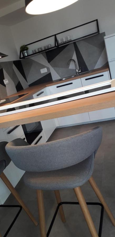 Zara Apartment บานโจเล ภายนอก รูปภาพ